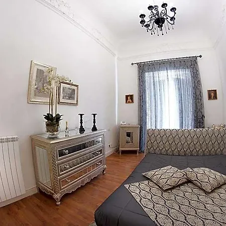 Palazzo Del Teatro Bed & Breakfast 4*