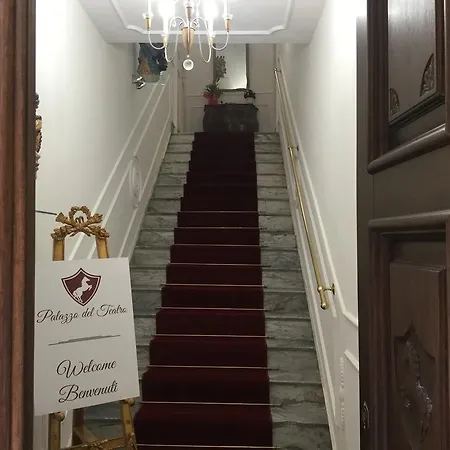 ベッド・アンド・ブレックファスト B＆b パラッツォ デル テアトロ