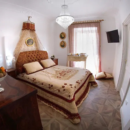 Bed & Breakfast B&B Palazzo Del Teatro 4*