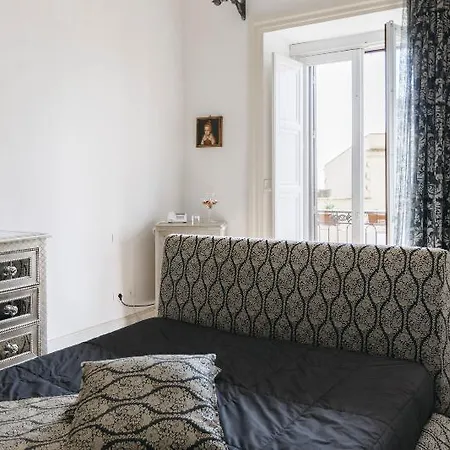 Bed & Breakfast B&B Palazzo Del Teatro 4*